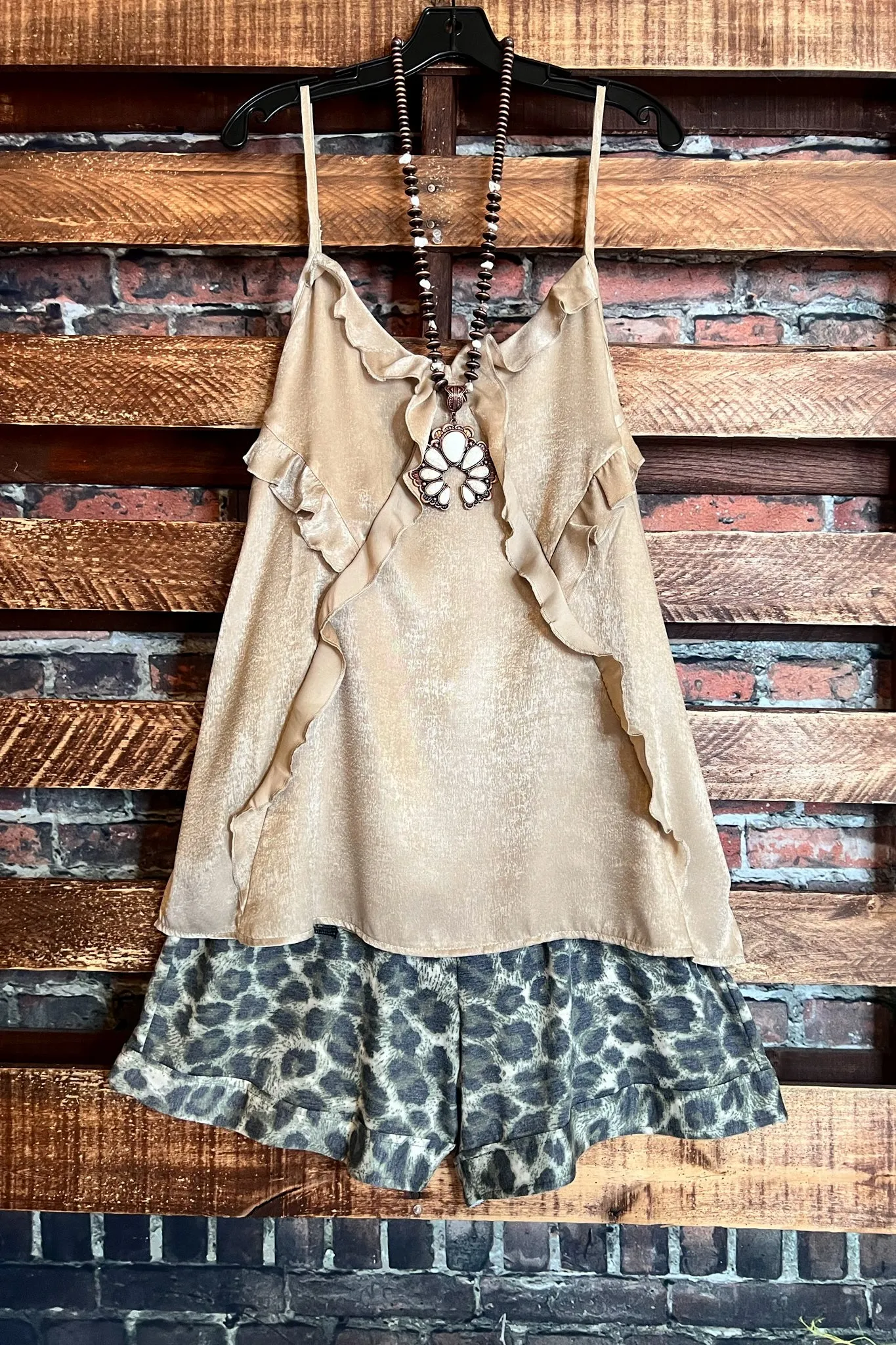 COMFY SOFT LEOPARD PRINT 3X  SHORT IN OLIVE -----SALE