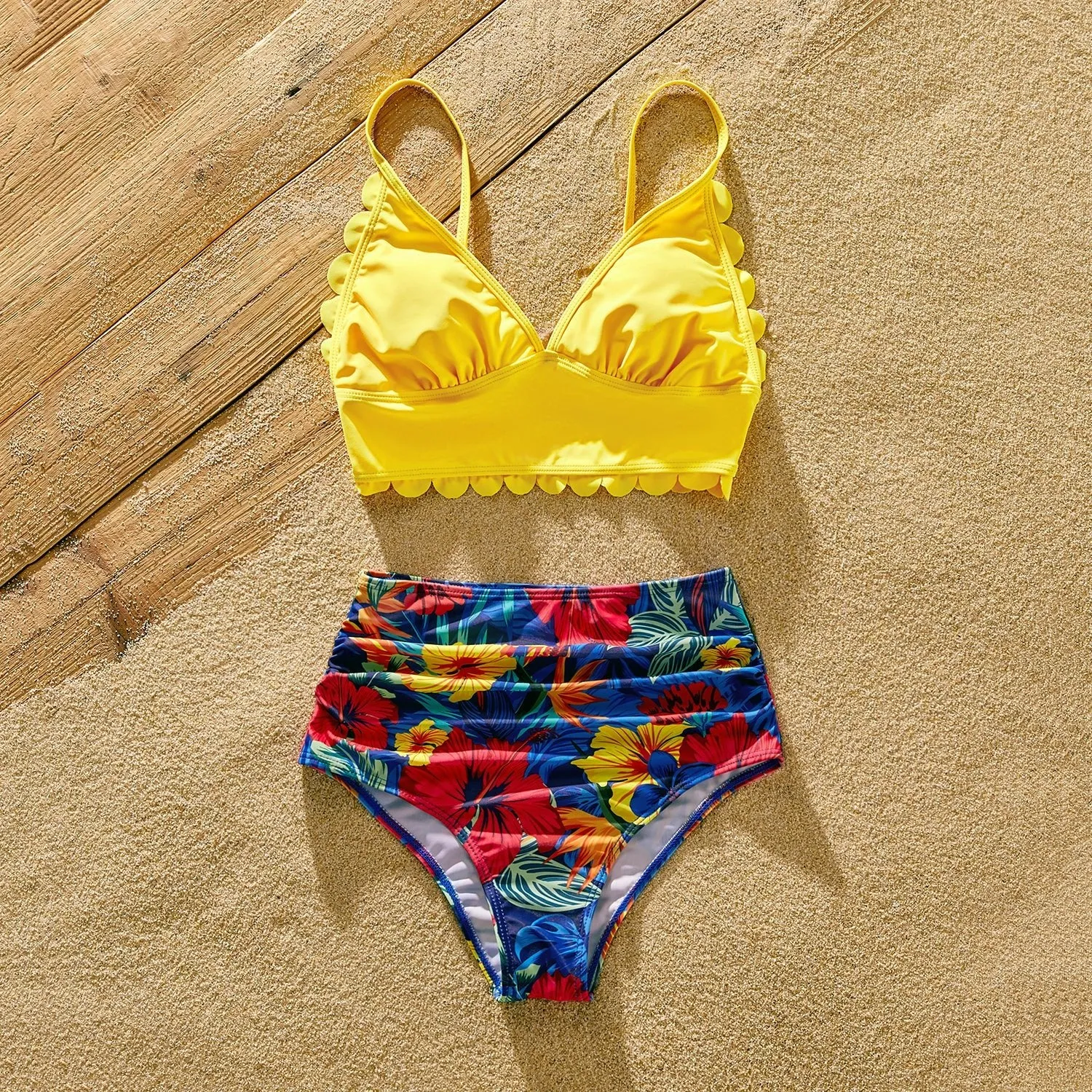 Family Matching Solid Scallop Trim Strappy Two-piece Swimsuit and Allover Floral Print Swim Trunks Shorts