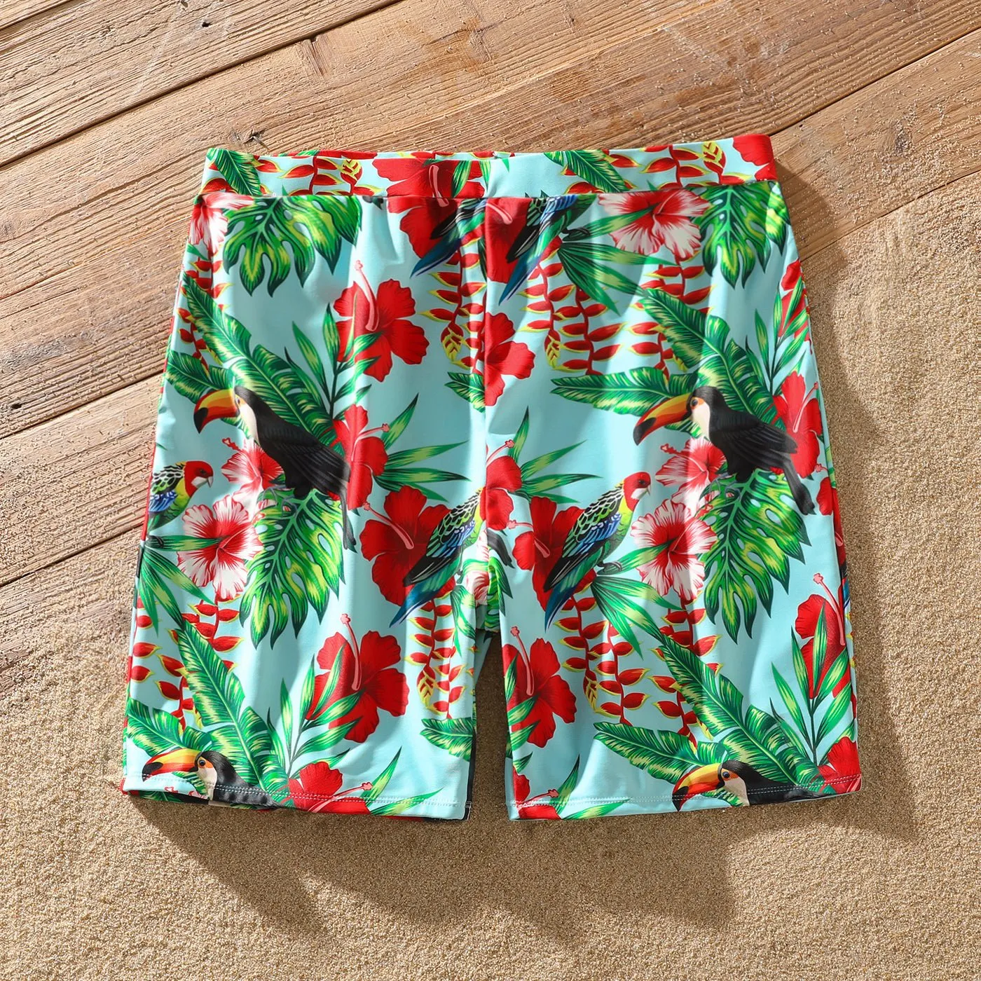 Family Matching Solid Scallop Trim Strappy Two-piece Swimsuit and Allover Floral Print Swim Trunks Shorts