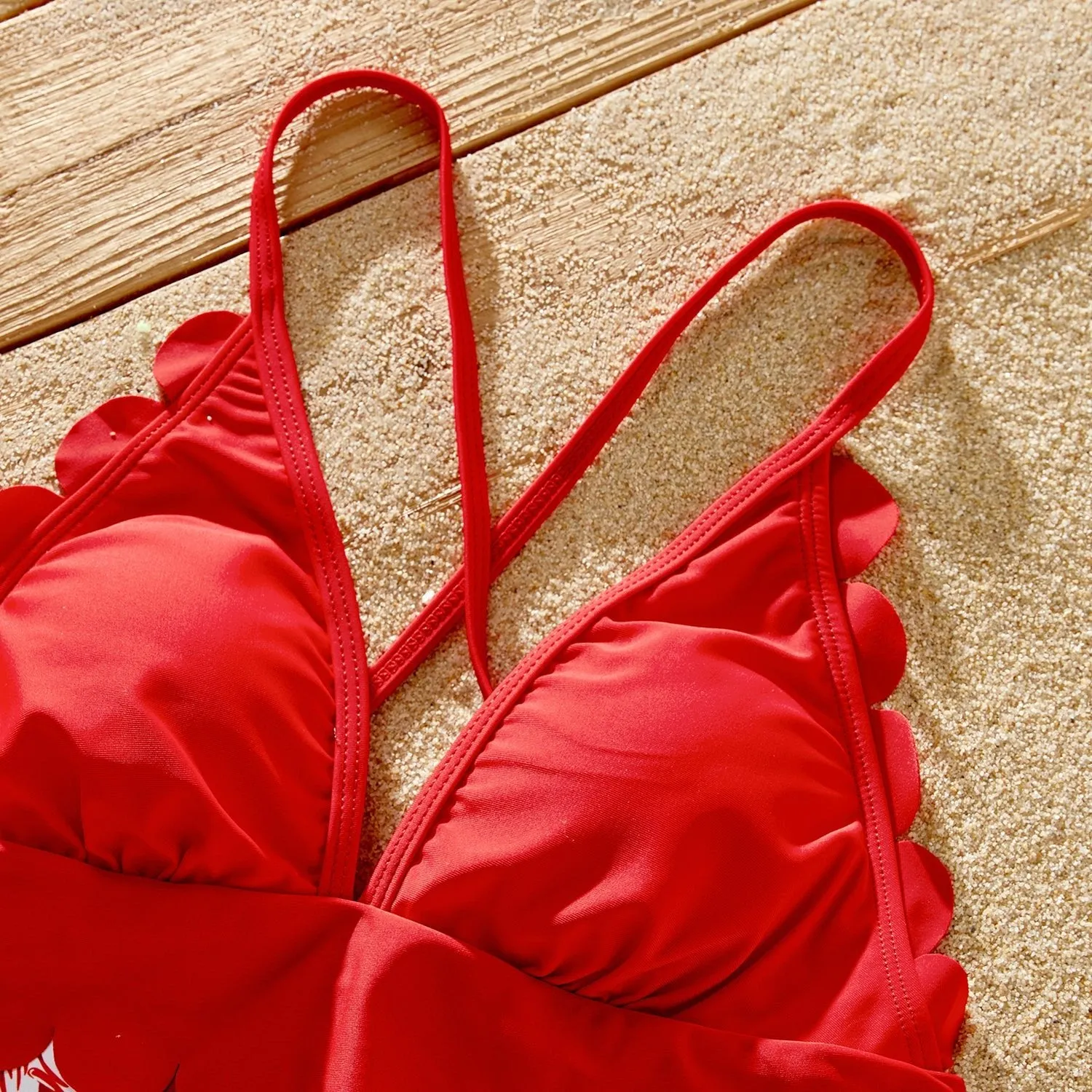 Family Matching Solid Scallop Trim Strappy Two-piece Swimsuit and Allover Floral Print Swim Trunks Shorts