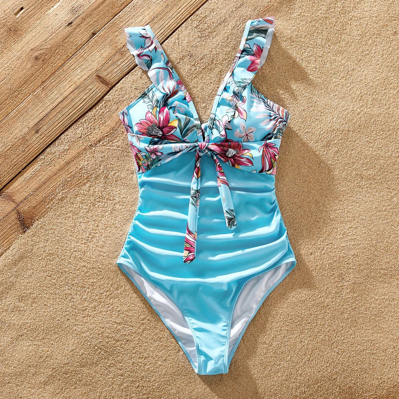 Family Matching Solid Scallop Trim Strappy Two-piece Swimsuit and Allover Floral Print Swim Trunks Shorts