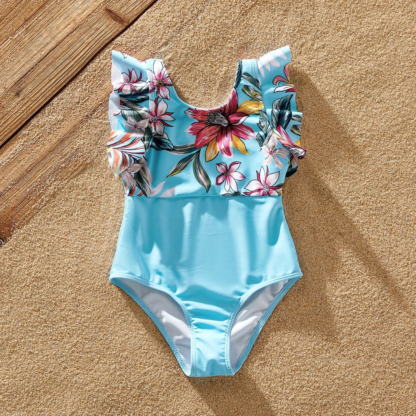 Family Matching Solid Scallop Trim Strappy Two-piece Swimsuit and Allover Floral Print Swim Trunks Shorts