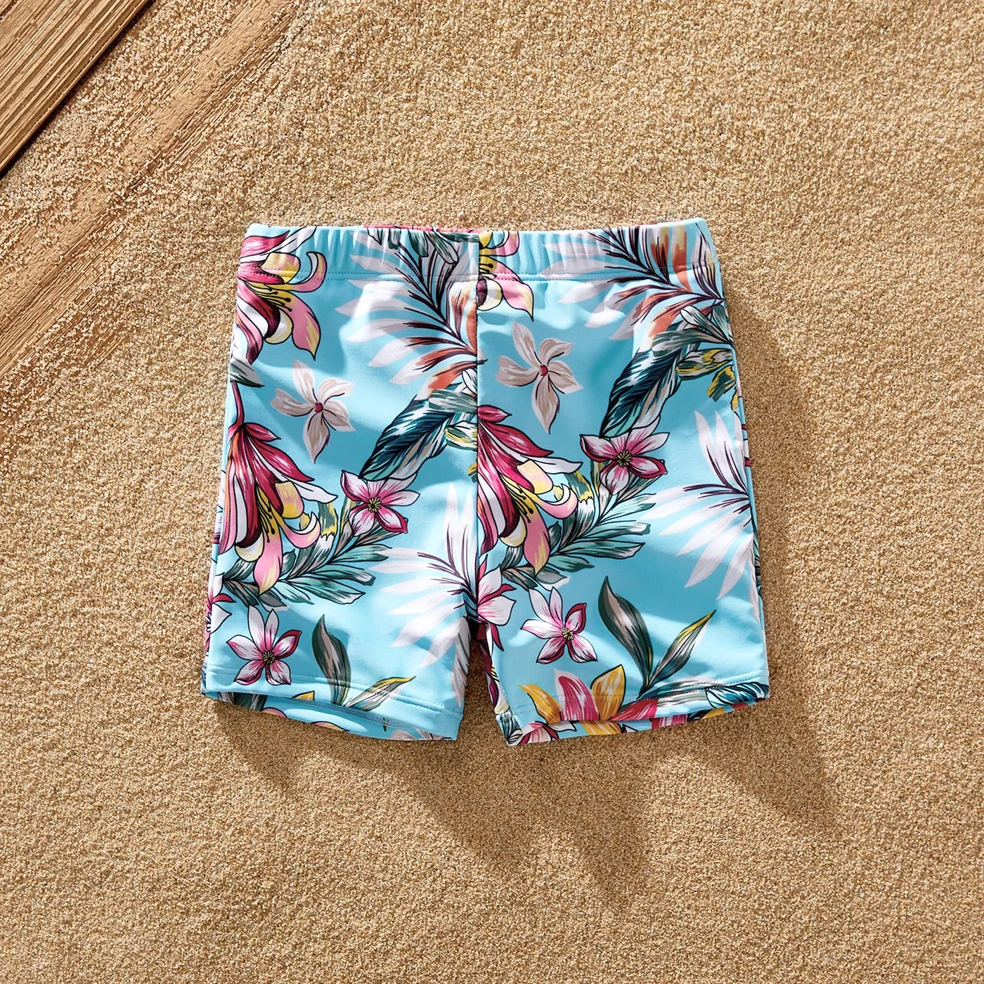 Family Matching Solid Scallop Trim Strappy Two-piece Swimsuit and Allover Floral Print Swim Trunks Shorts