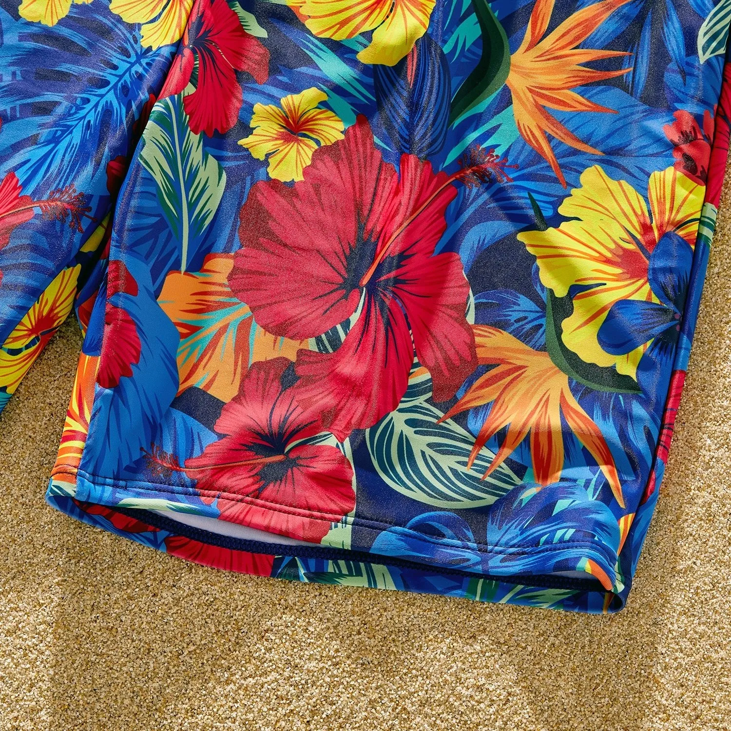 Family Matching Solid Scallop Trim Strappy Two-piece Swimsuit and Allover Floral Print Swim Trunks Shorts