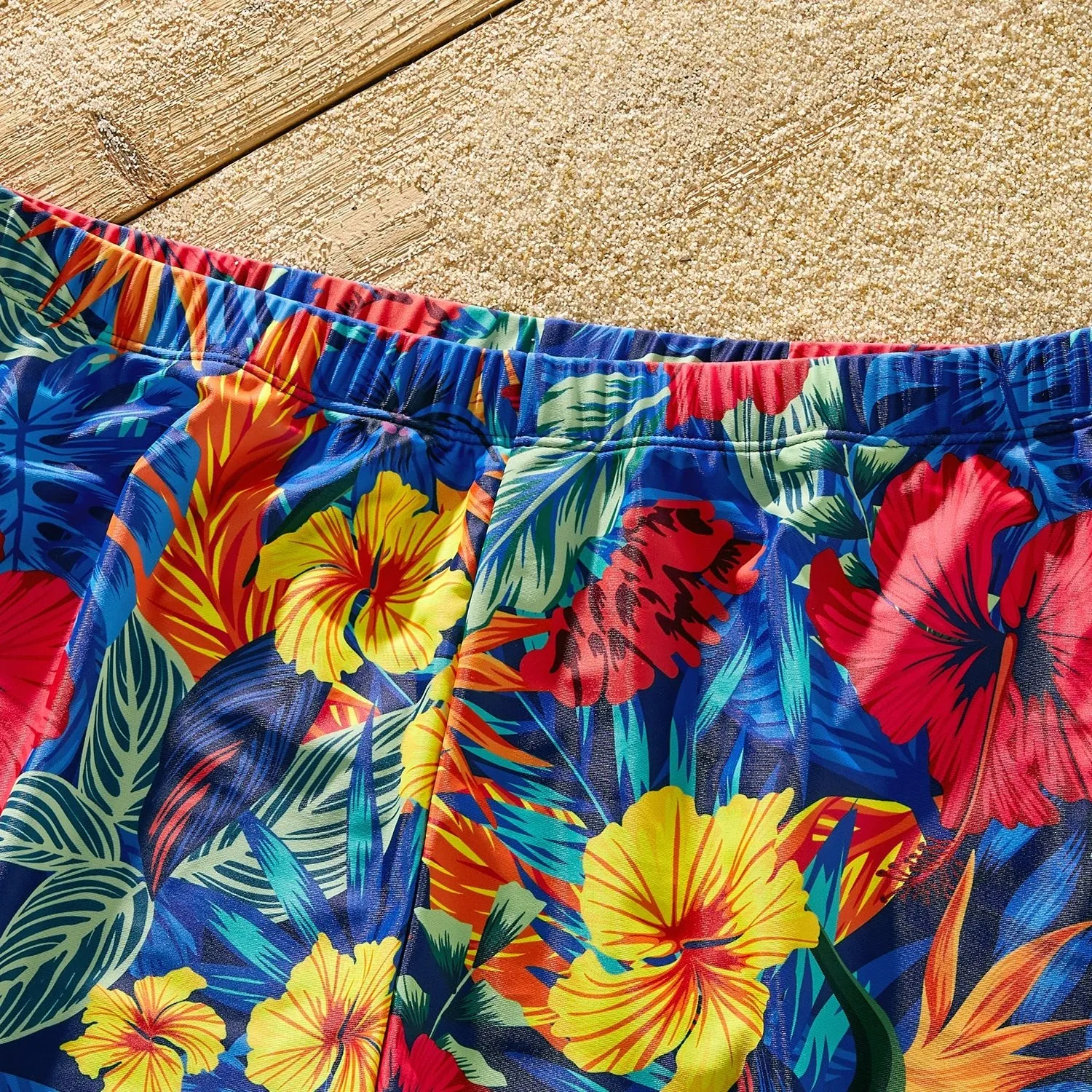 Family Matching Solid Scallop Trim Strappy Two-piece Swimsuit and Allover Floral Print Swim Trunks Shorts