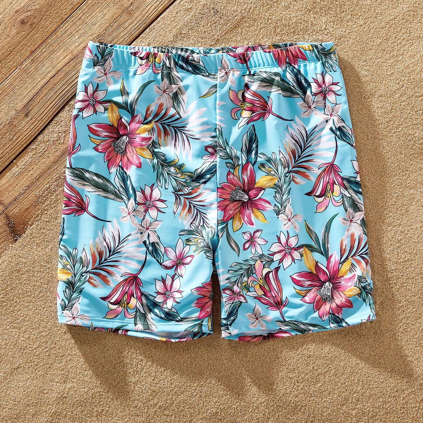 Family Matching Solid Scallop Trim Strappy Two-piece Swimsuit and Allover Floral Print Swim Trunks Shorts
