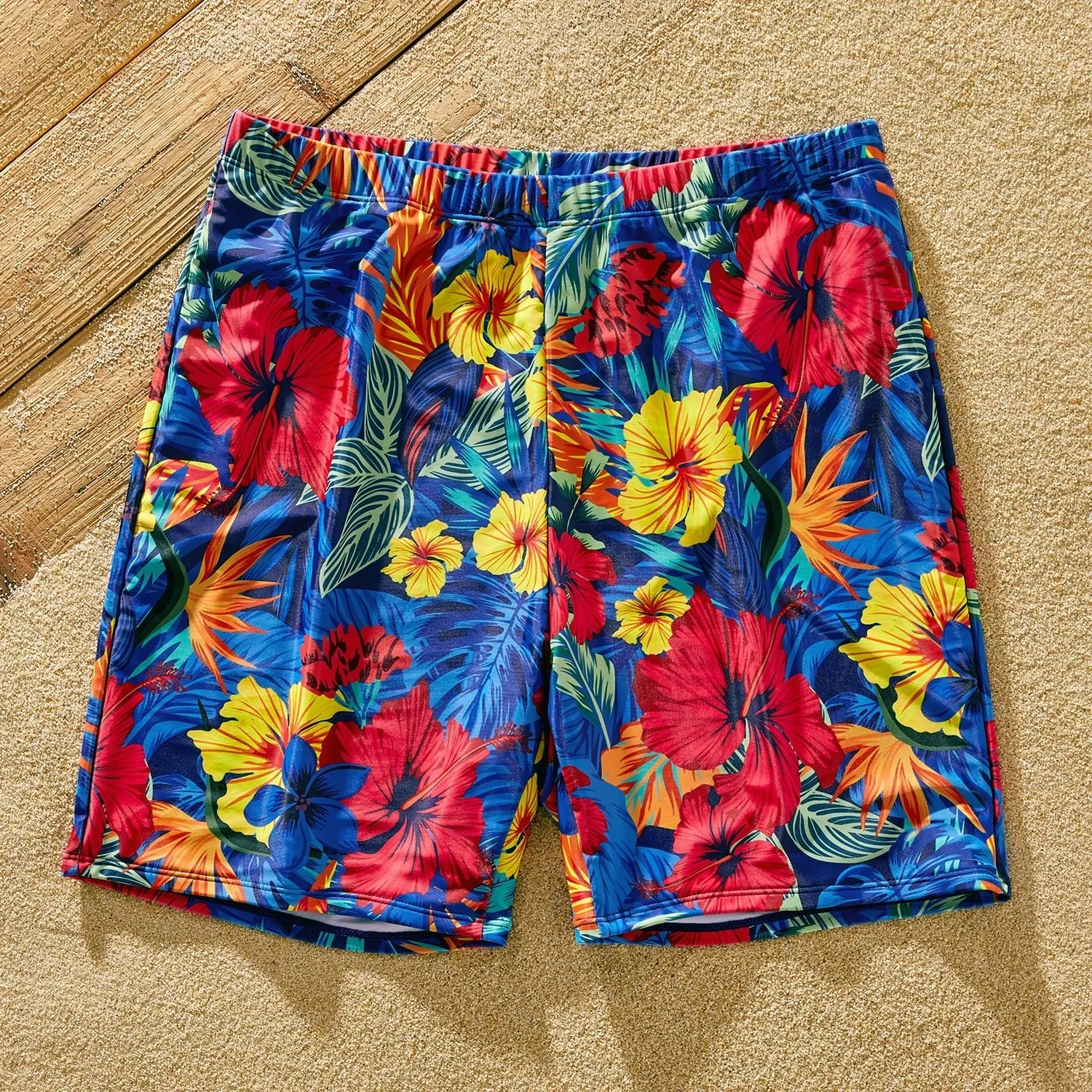 Family Matching Solid Scallop Trim Strappy Two-piece Swimsuit and Allover Floral Print Swim Trunks Shorts