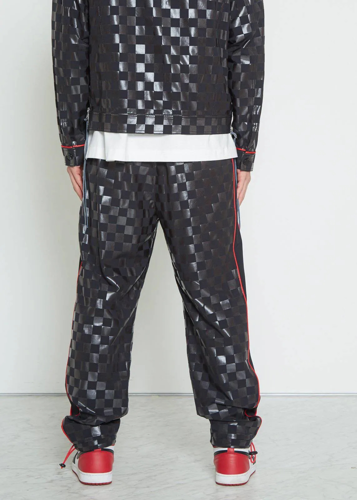 Konus Men's Tonal Checker Printed Pants in Black