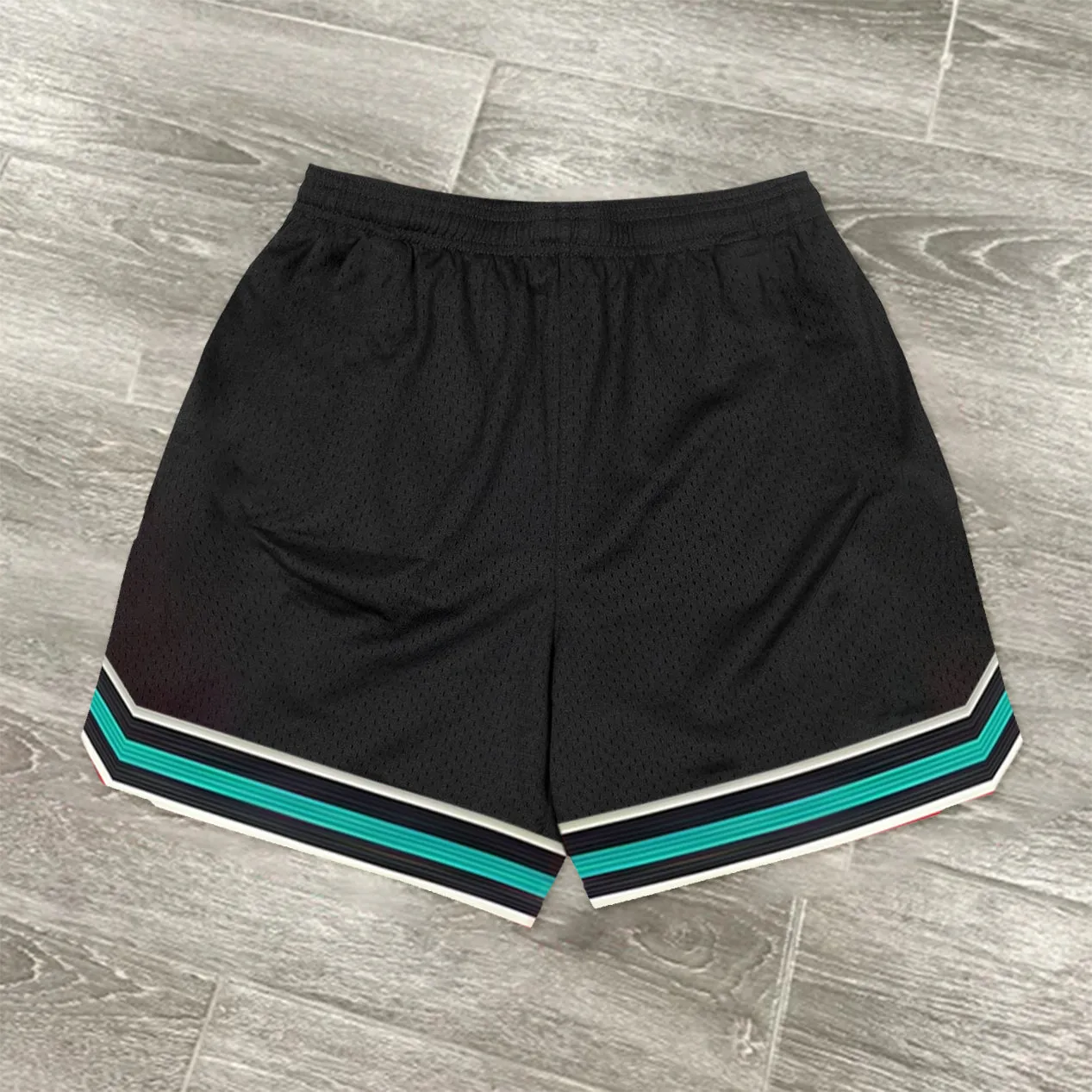 Trendy sports basketball mesh shorts